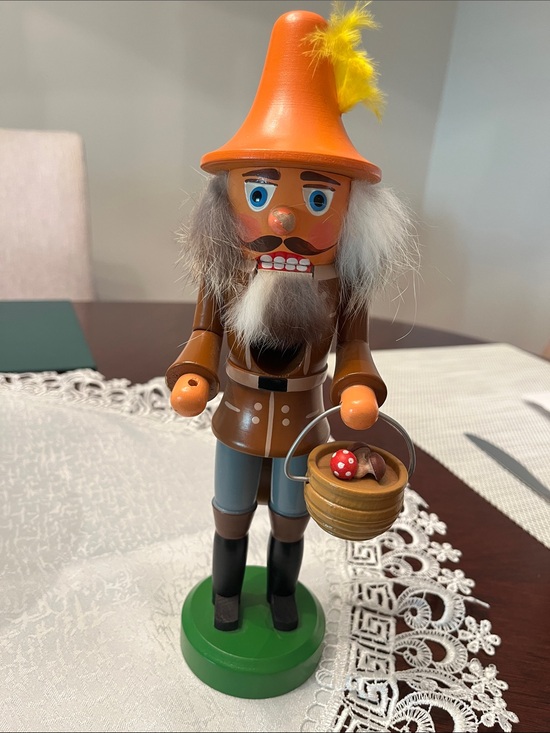 Other - VINTAGE VEB Hodrewa Wooden Nutcracker Picker Collector Figurine